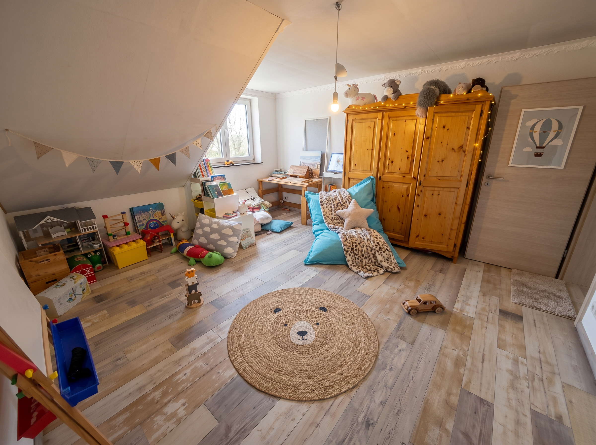 Drittes Schlafzimmer im Dachgeschoss